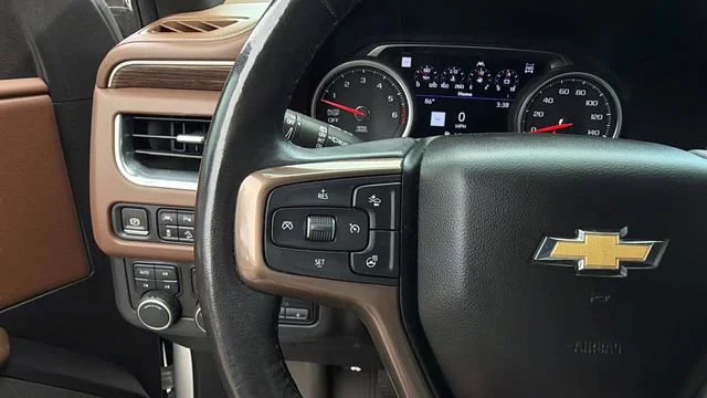 Used 2021 IRIDESCENT PEARL TRICOAT Chevrolet High Country image 21