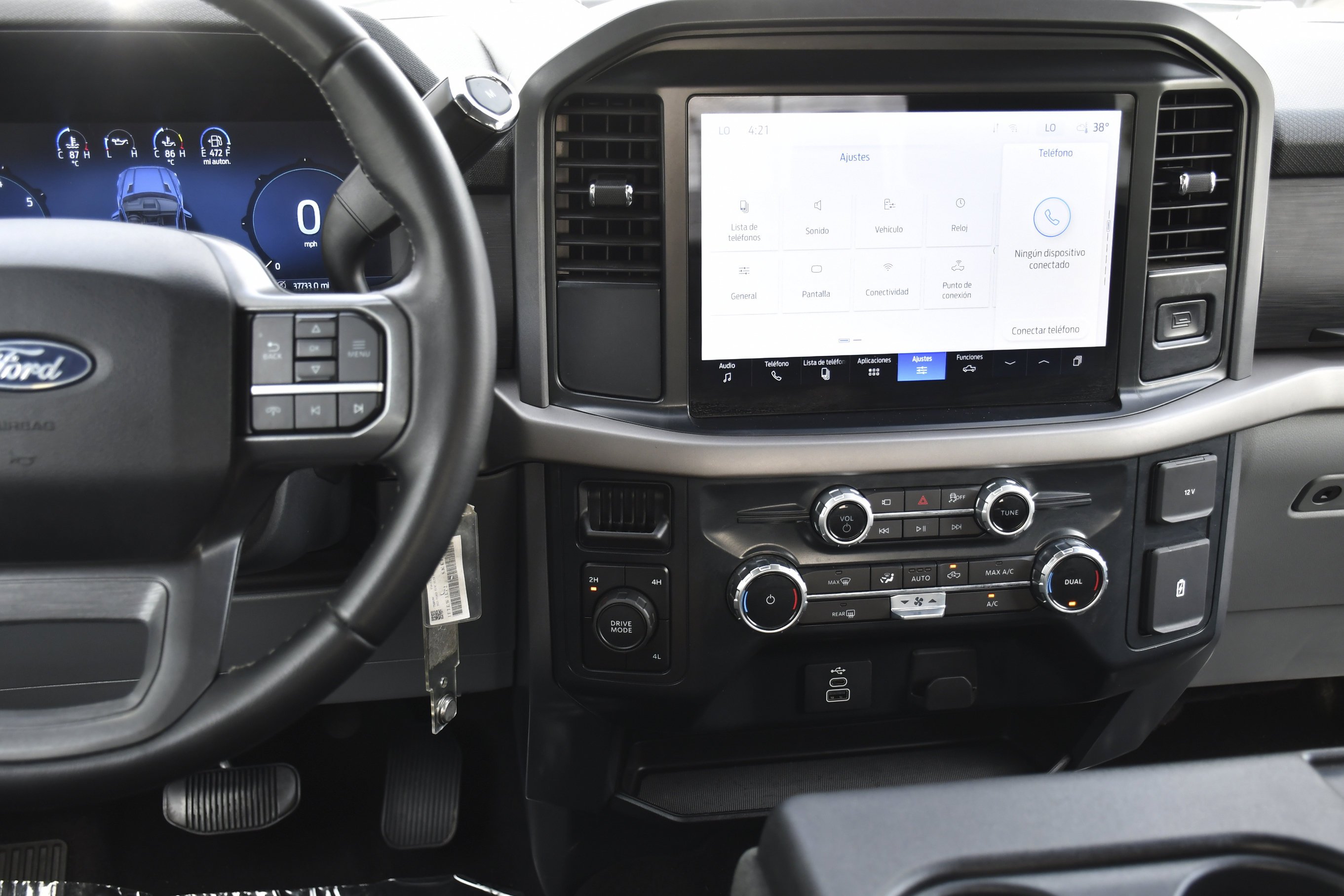 Used 2025 Black Metallic Ford XLT image 11