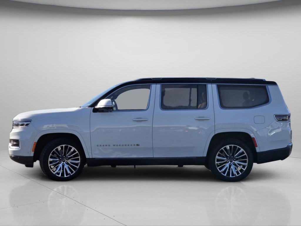 Used 2022 Bright White Clearcoat Jeep Series III image 21