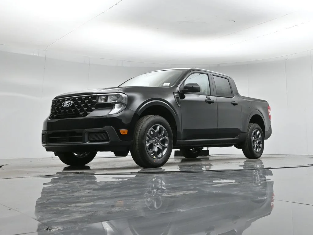 New 2026 Shadow Black Ford XLT image 42