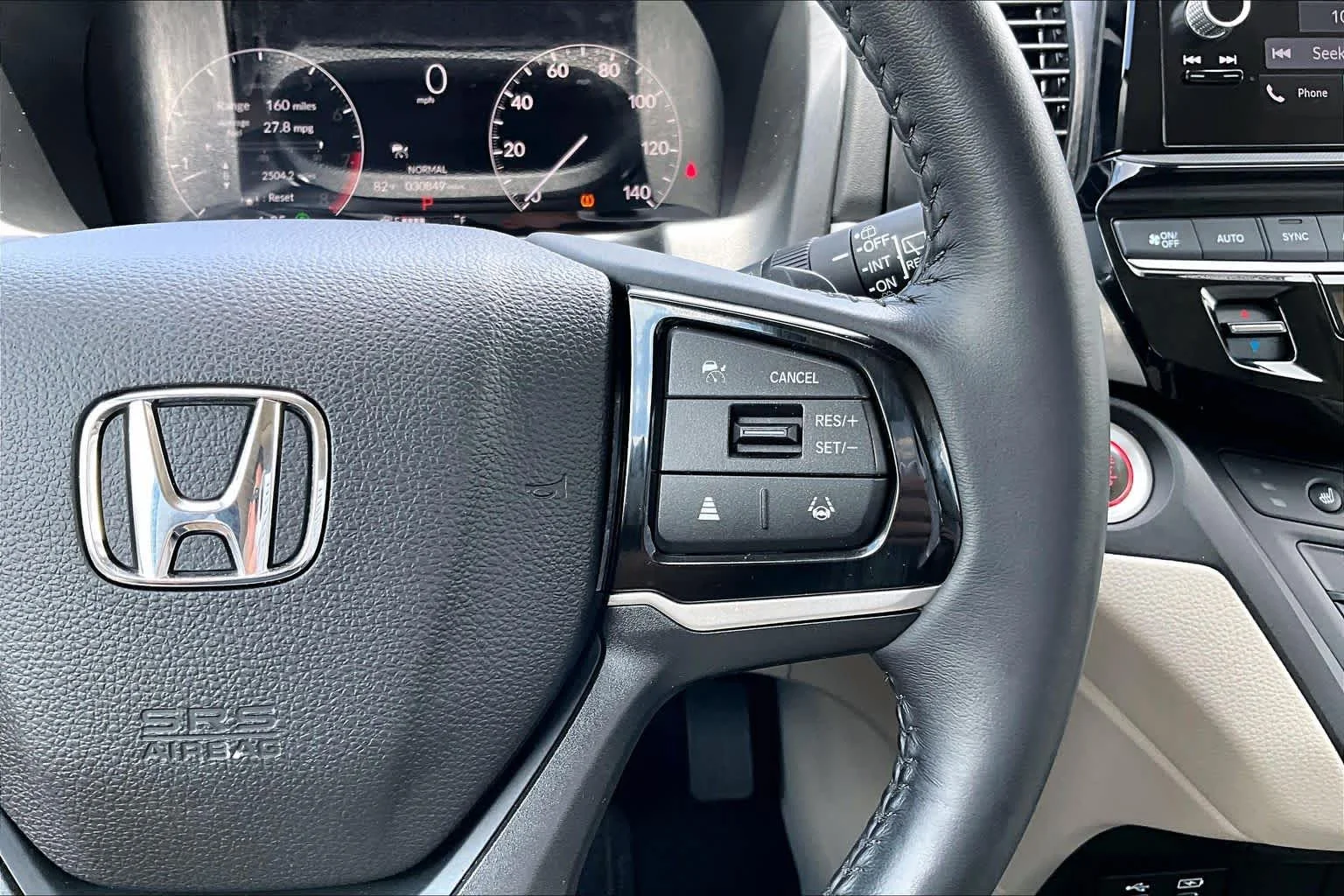 Certified Used 2025 Modern Steel Metallic Honda EX-L image 24