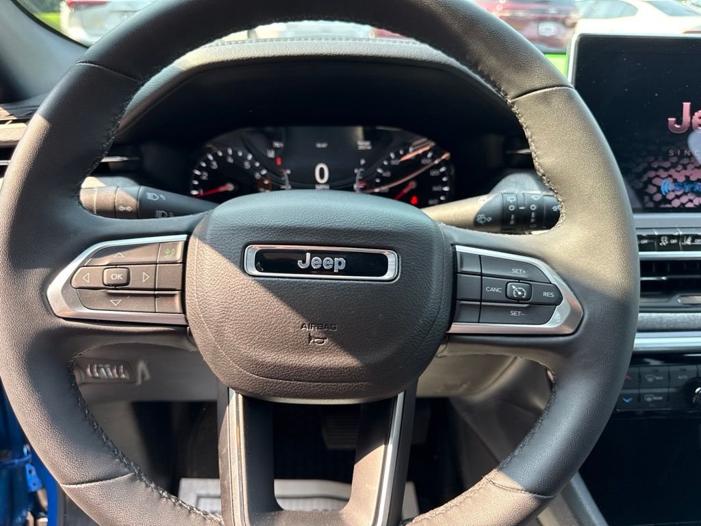 Used 2023 Blue Jeep Latitude image 25