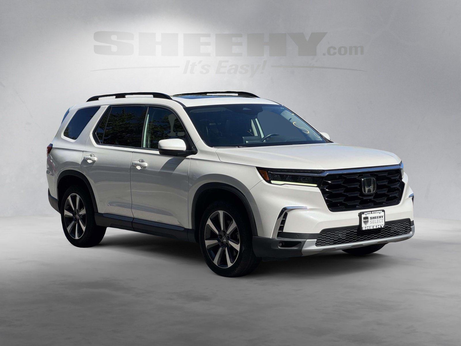 Used 2023 Silver Honda Touring image 13