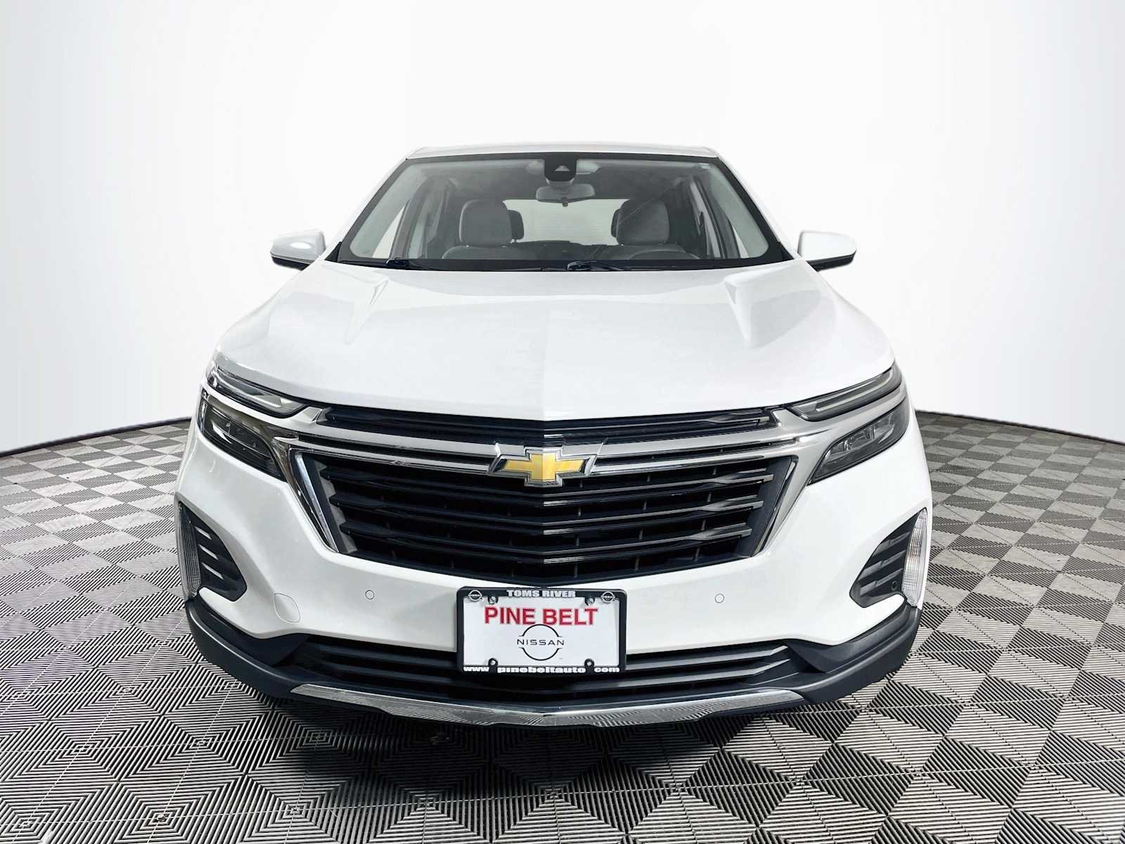 Used 2022 Summit White Chevrolet LT image 2