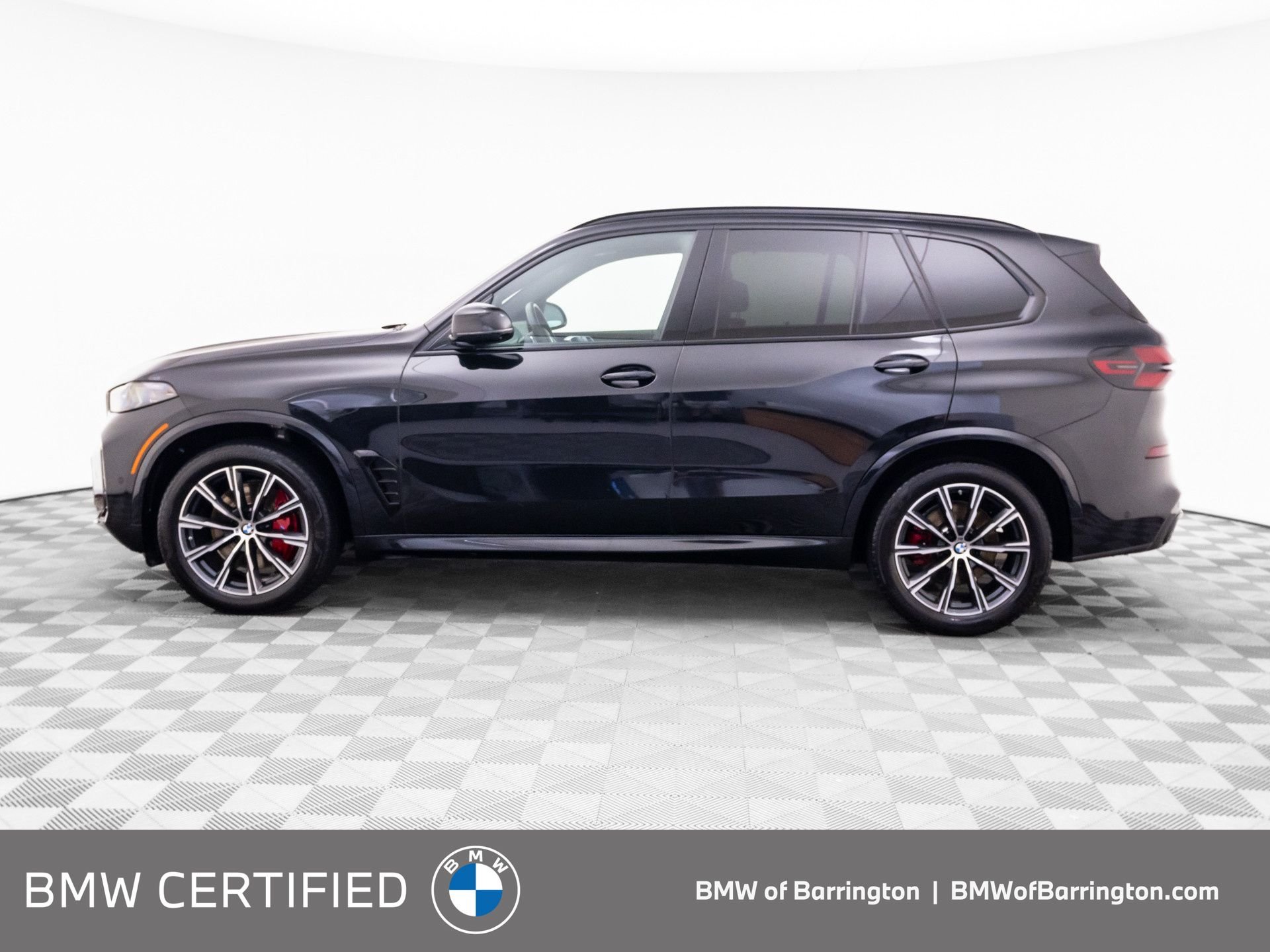 Certified Used 2024 Black Sapphire Metallic BMW xDrive40i image 2