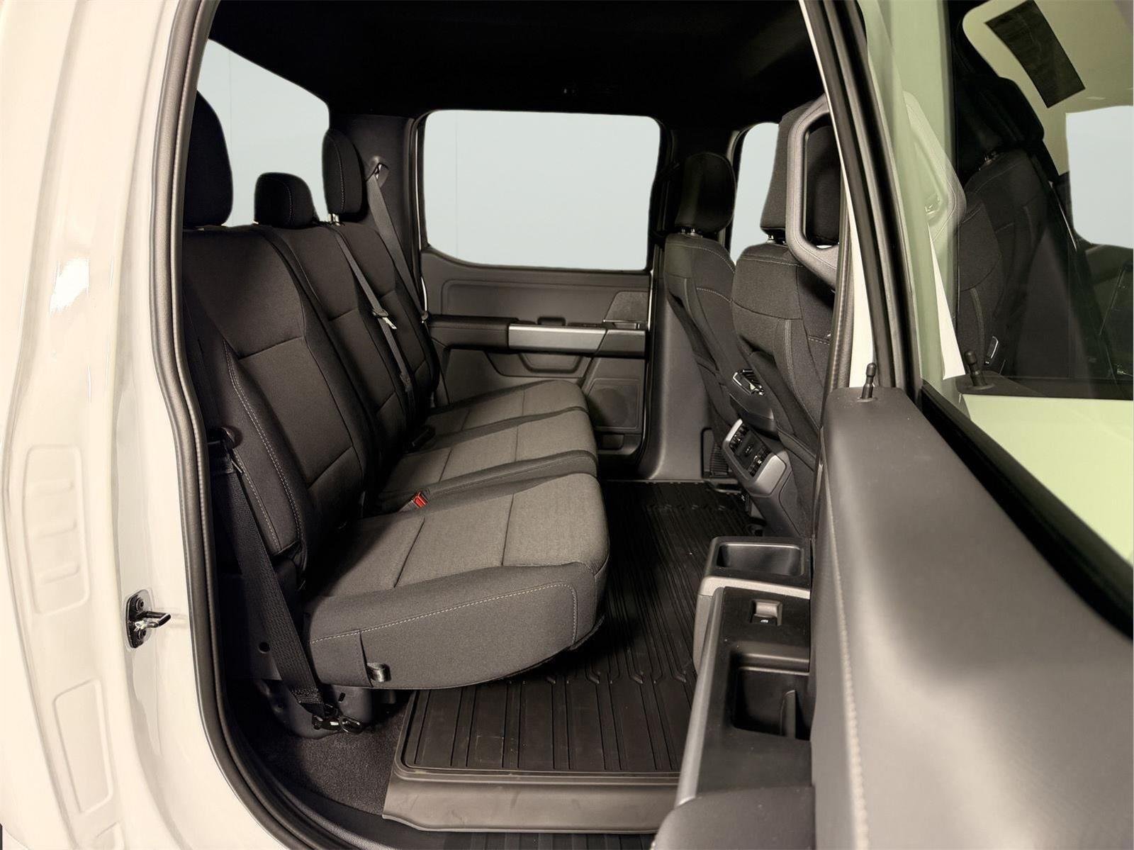 New 2026 Oxford White Ford XLT image 58