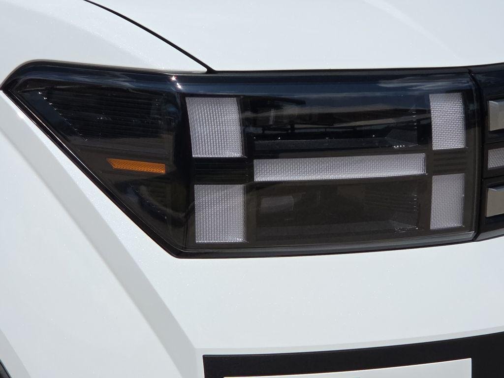 New 2026 White Hyundai SE image 4