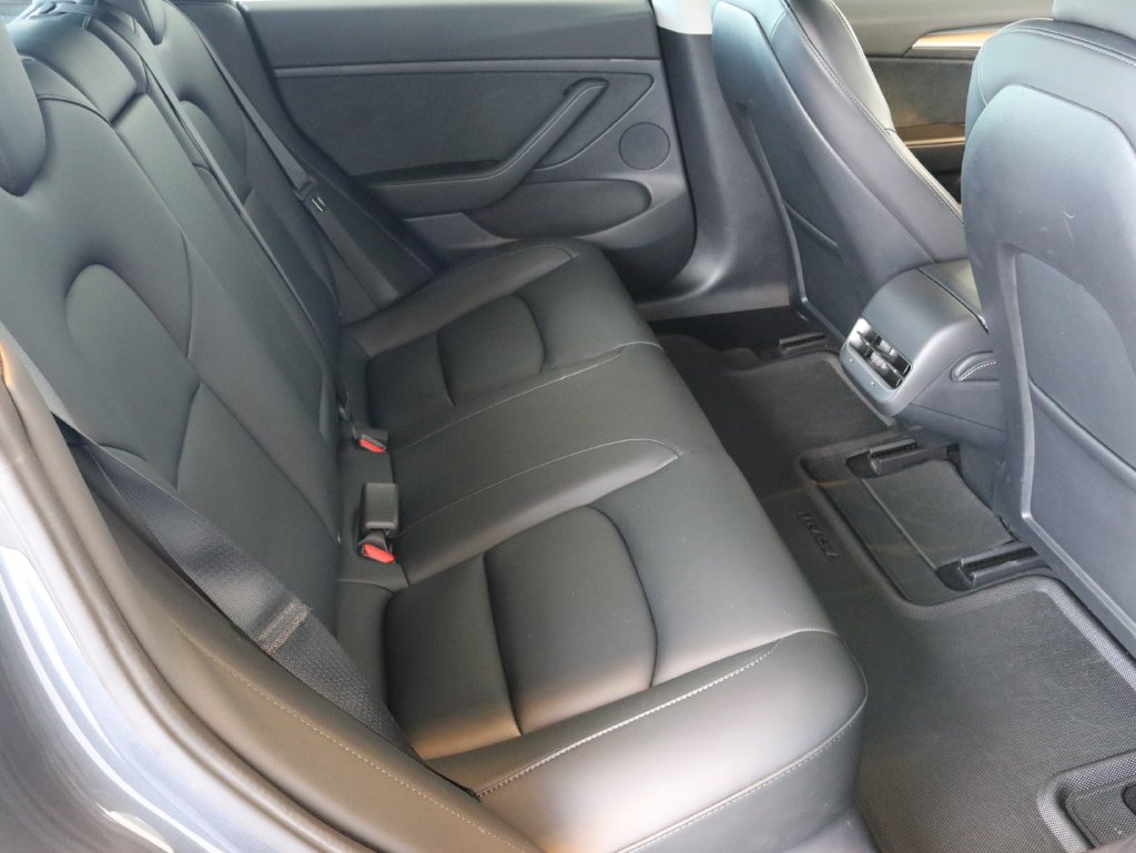 Used 2022 Silver Tesla Long Range image 35