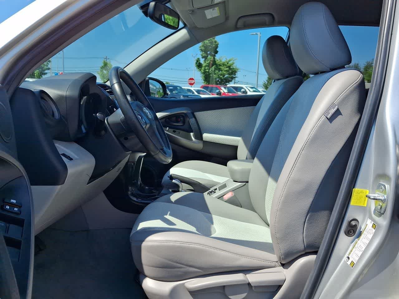 Used 2012 Classic Silver Metallic Toyota  image 17