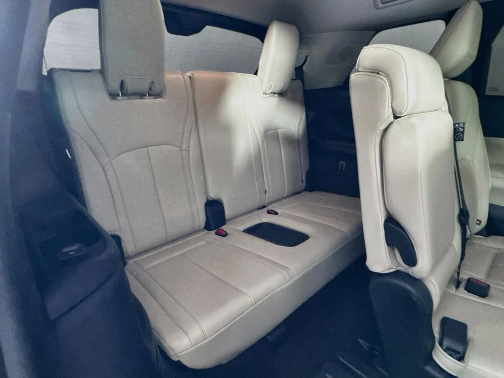 Certified Used 2024 Silver INFINITI LUXE image 38