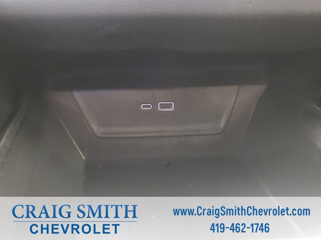 Used 2025 Mosaic Black Metallic Chevrolet LT image 28