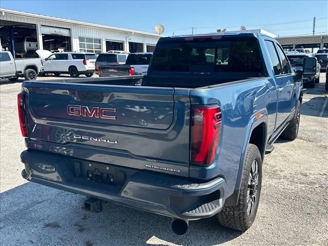 Used 2024  GMC Denali image 13