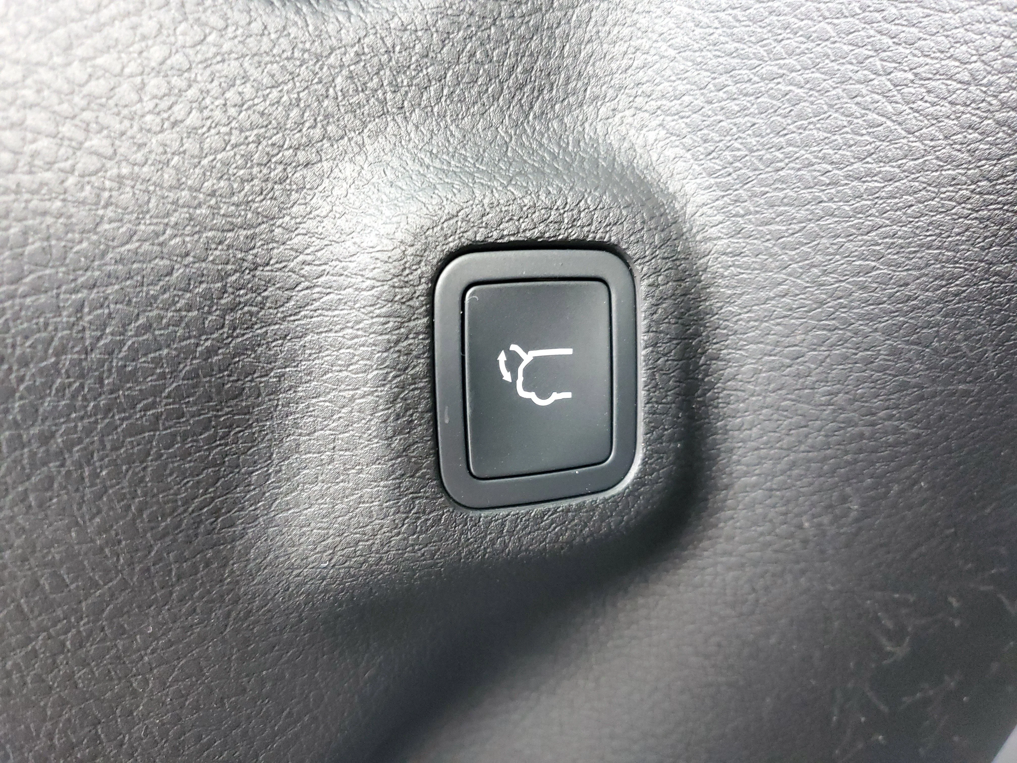 New 2026 Red Hot Pearl-Coat Exterior Paint Jeep Latitude image 27