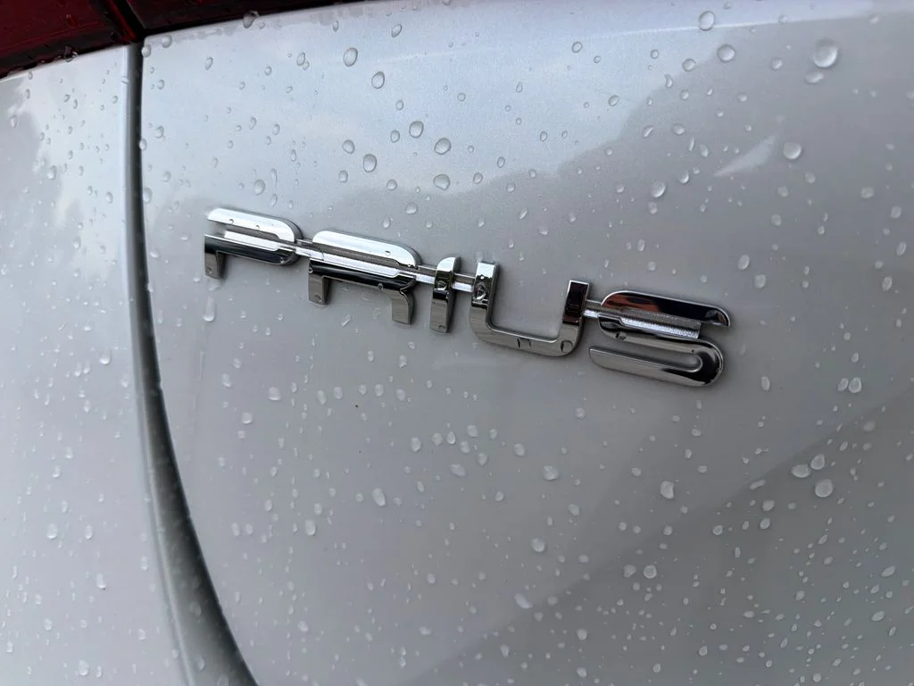 2021 Toyota Prius LE - Photo 9