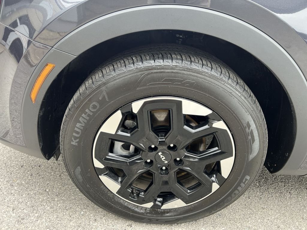 Used 2025 Gray Kia S image 10