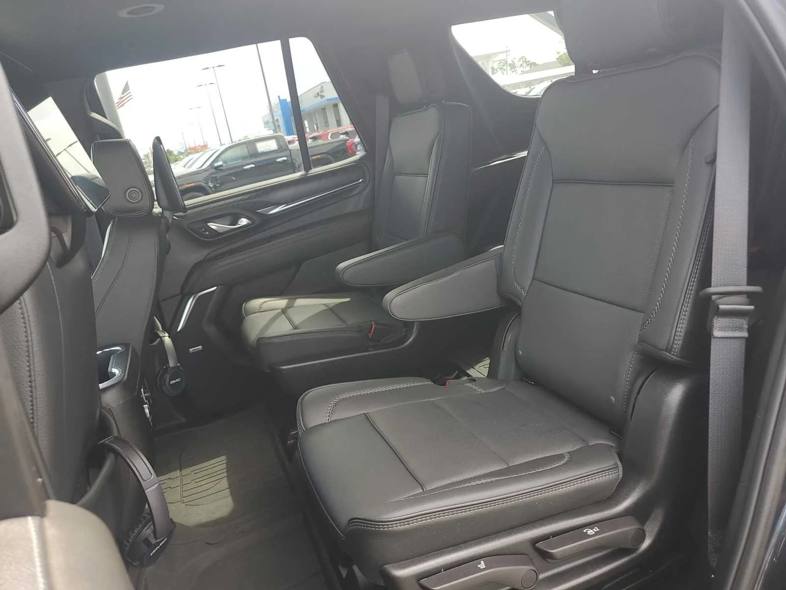 Used 2023 TITANIUM RUSH METALLIC GMC Denali image 23