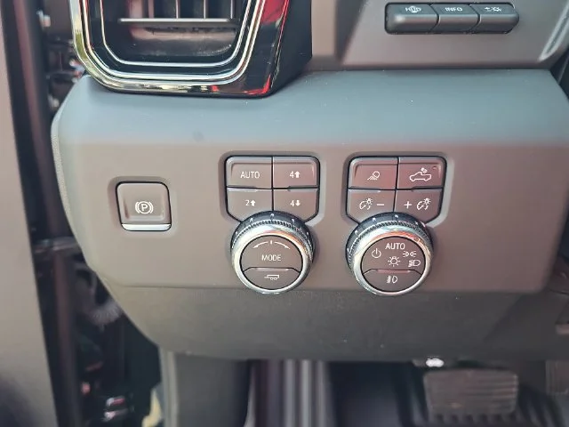 Used 2025 Black GMC AT4 image 27