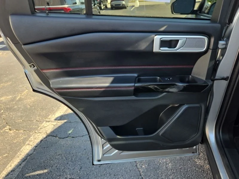 Used 2023 Silver Ford ST-Line image 21