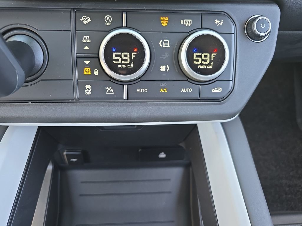 New 2026 Santorini Black Land Rover X-Dynamic SE image 24