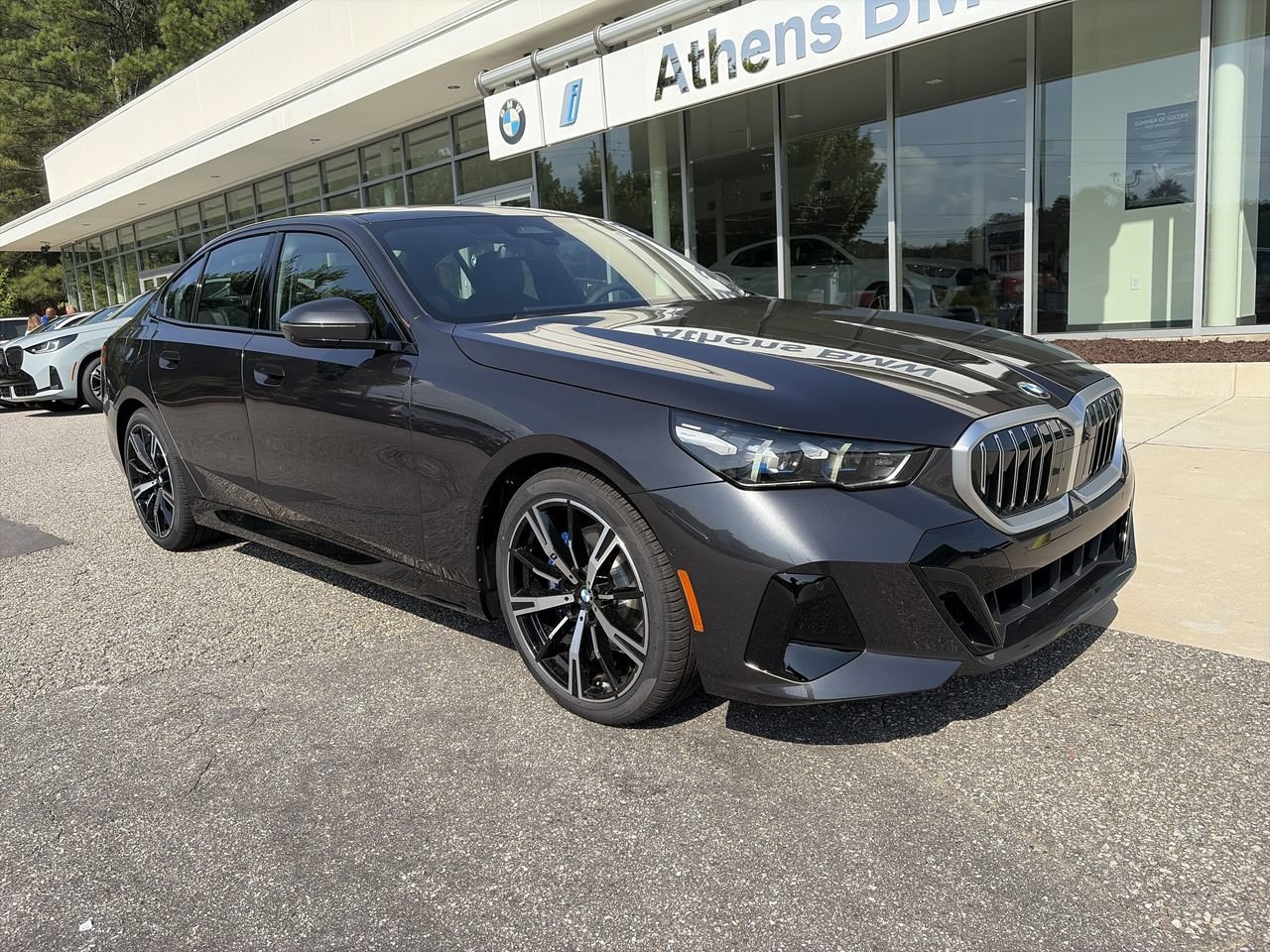 Used 2027 Dark Graphite Metallic BMW 530i image 2