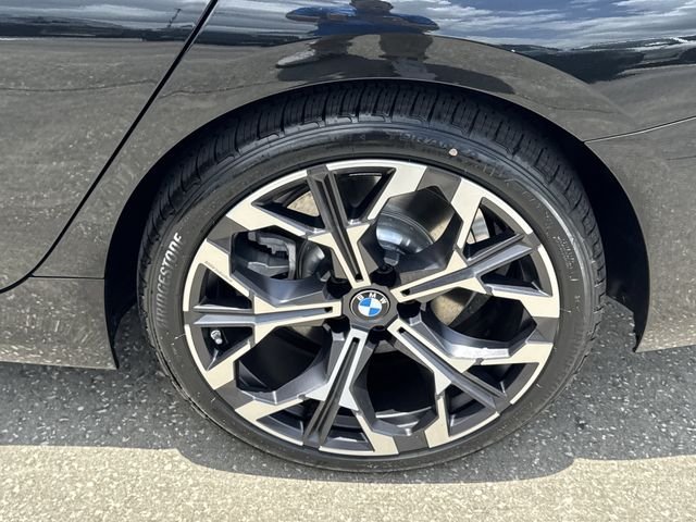 New 2026 Black Sapphire Metallic BMW 330i image 25