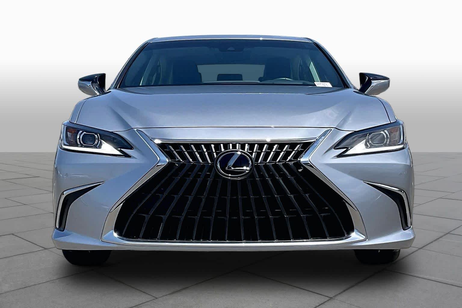 Certified Used 2025 Iridium Lexus  image 4