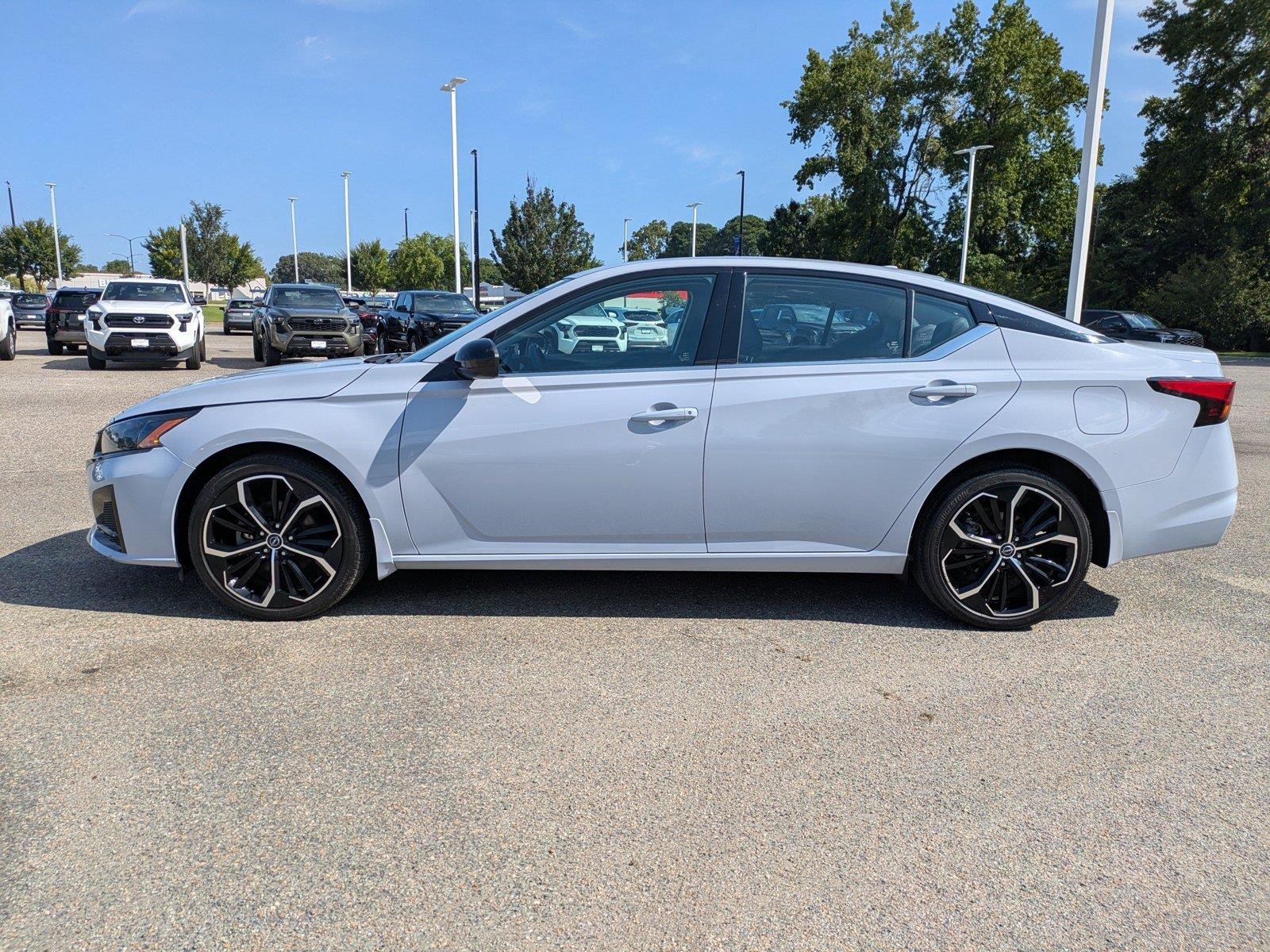 Used 2023 Gray Sky Pearl Nissan 2.5 SR image 7