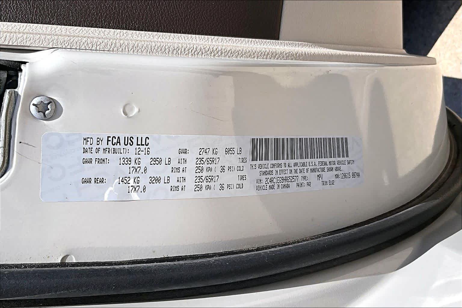Used 2017 Tusk White Chrysler Touring-L Plus image 29