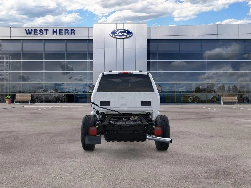 2026 Ford F-350 Super Duty Chassis Cab XLT - Photo 6