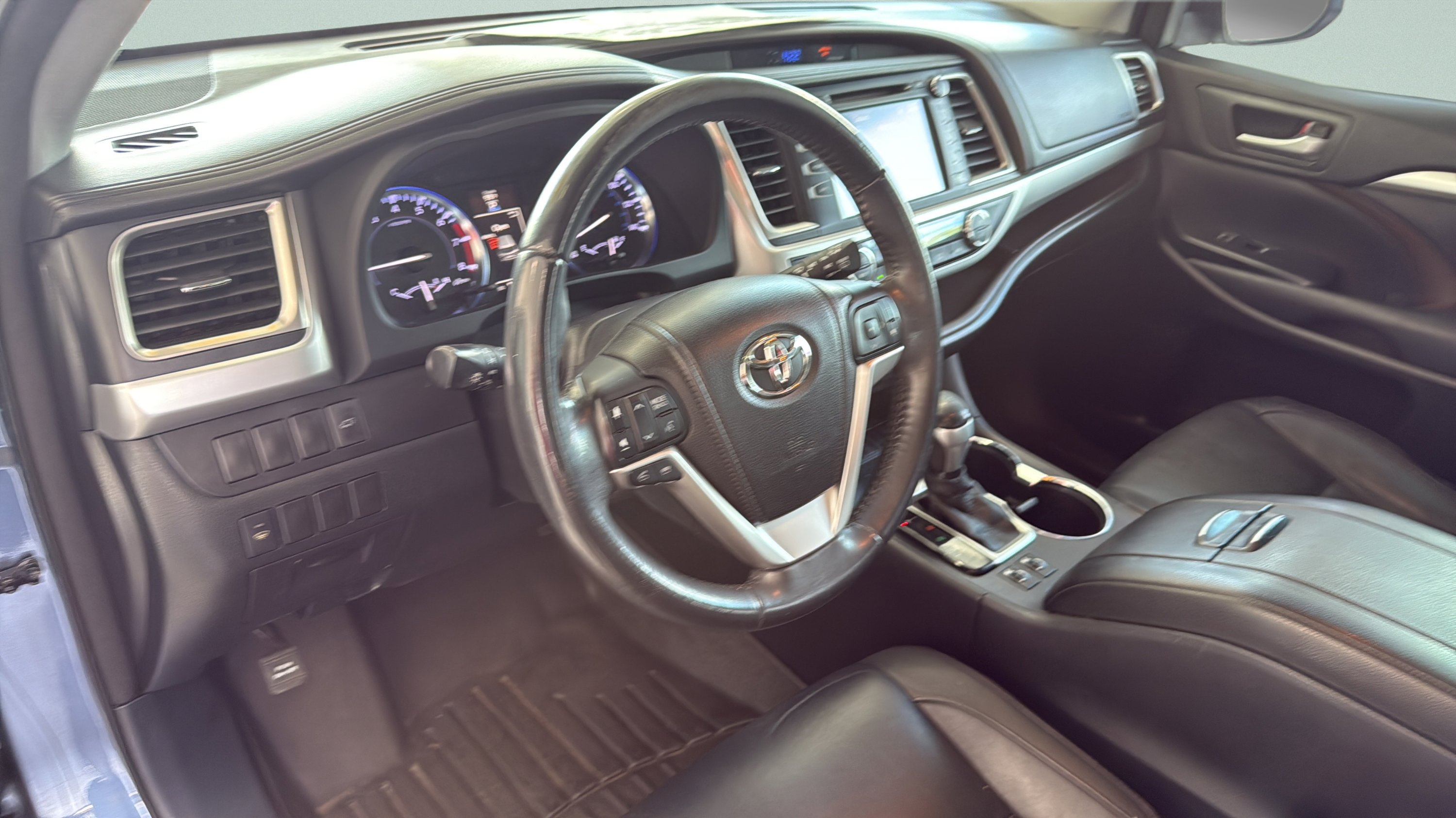Used 2014 Attitude Black Metallic Toyota XLE image 14