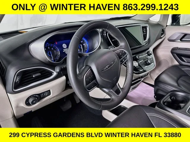 Used 2024 Silver Chrysler Touring L image 9
