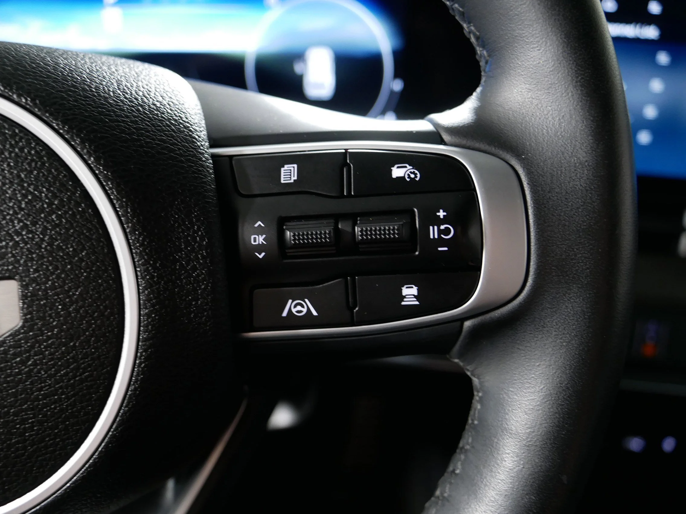 Used 2023 Ebony Black Kia X-Pro Prestige image 28