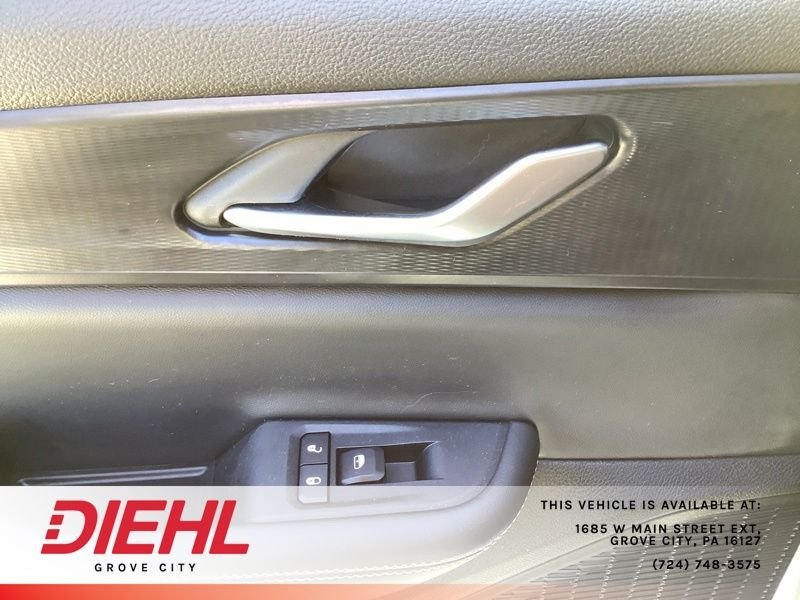 Used 2023 Silver Jeep Altitude X image 17