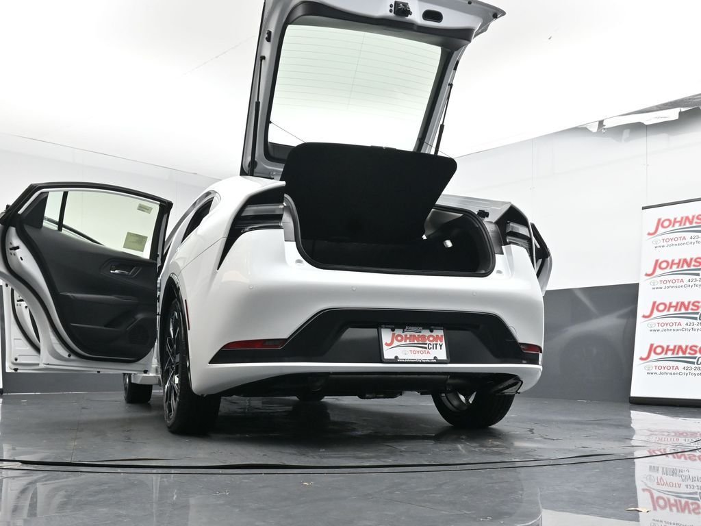 New 2026 Wind Chill Pearl <sup>1</sup> Toyota  XSE image 41