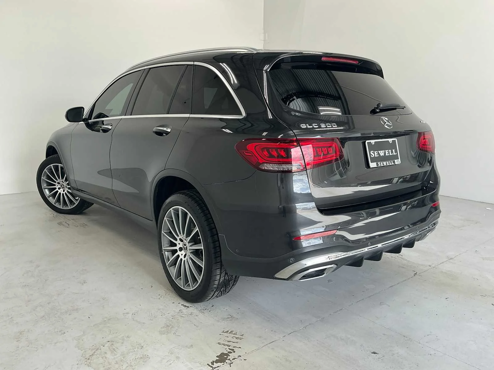 Certified Used 2022 Graphite Grey Metallic Mercedes-Benz GLC 300 image 6