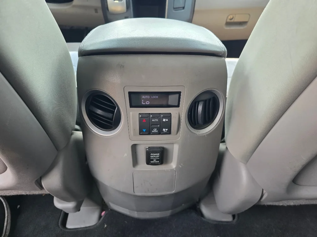 Used 2009 White Honda EX image 28