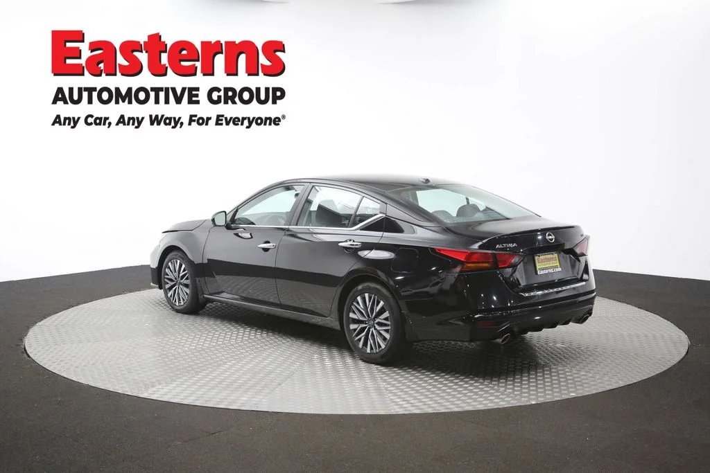 Used 2023 Black Nissan 2.5 SV image 65