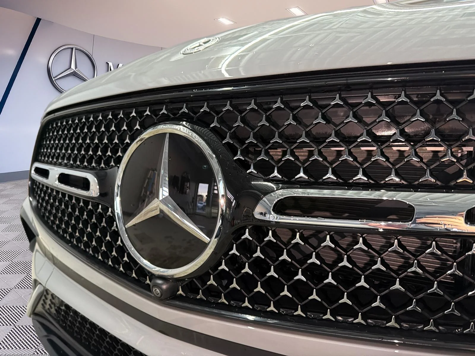 New 2026 White Mercedes-Benz 300 4matic Suv image 25