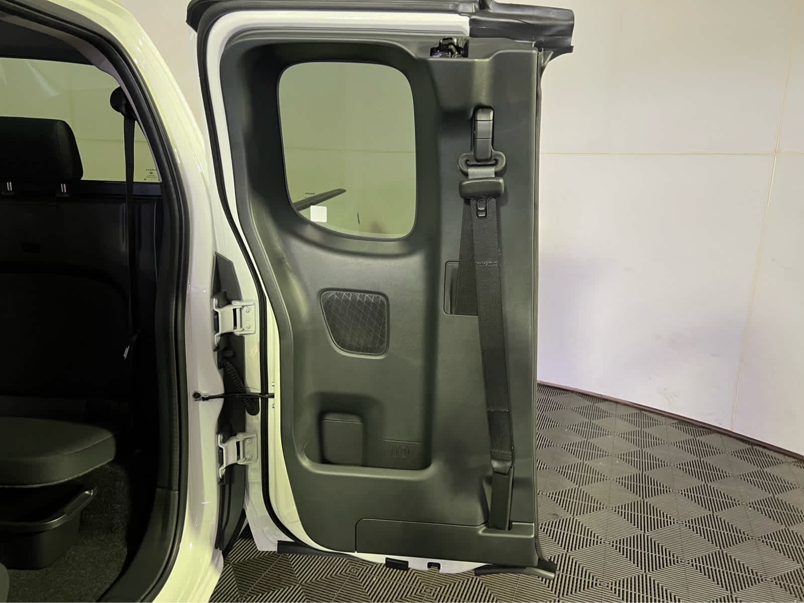 New 2026 Glacier White Nissan King Cab® S image 16