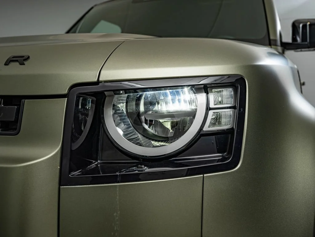 Used 2023 Pangea Green Metallic Land Rover S image 13
