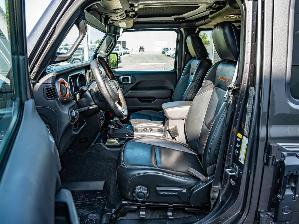 Used 2021 Granite Crystal Metallic Clearcoat Jeep Mojave image 34