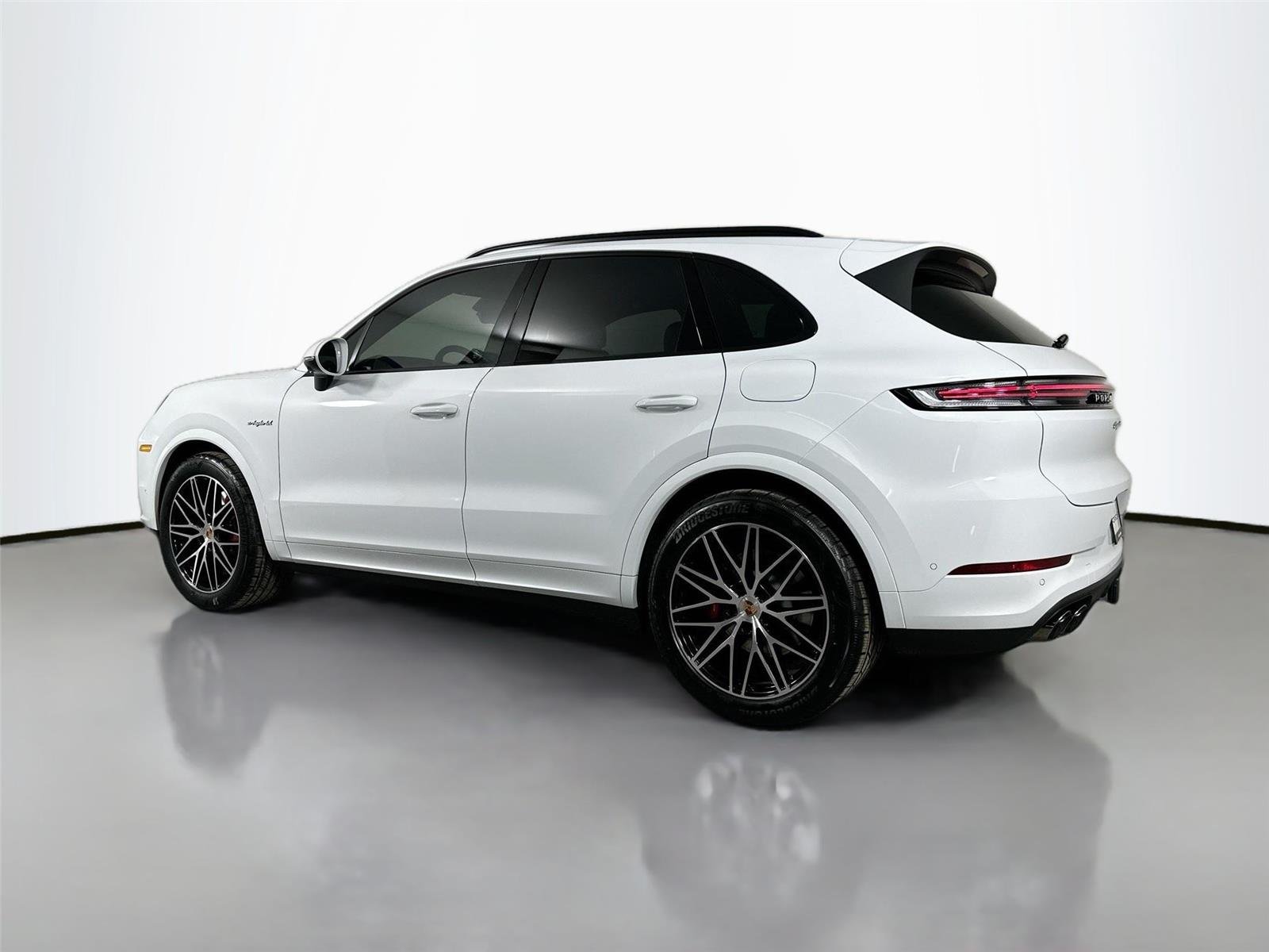 New 2026 Carrara White Metallic Porsche S E-Hybrid image 3