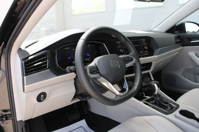 3VW7M7BU2RM043838