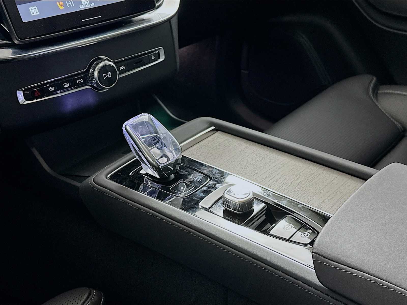 2025 Volvo XC90 Ultra - Photo 16