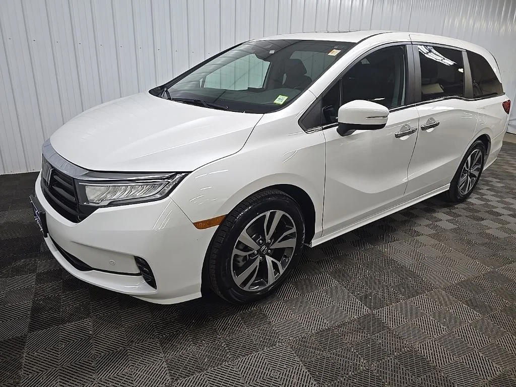 Used 2022 Platinum White Pearl Honda Touring image 8