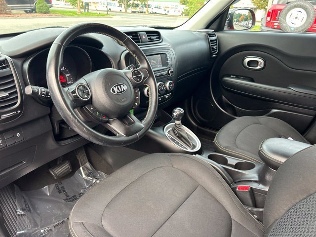 Used 2016 Red Kia Plus image 14