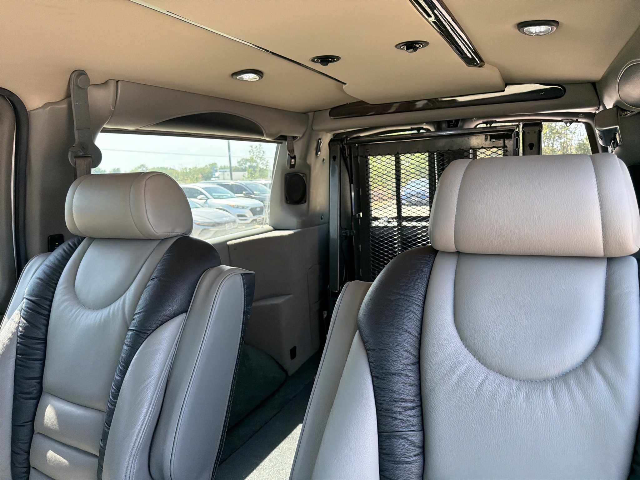 Used 2014 Quicksilver Metallic GMC Upfitter image 31