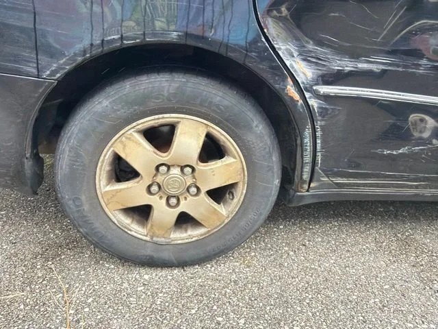 Used 2001 Black Toyota  image 28