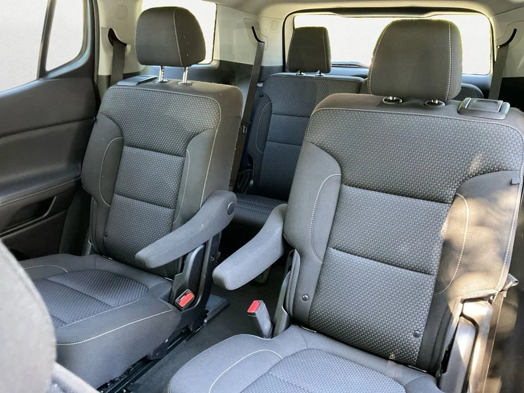 Used 2023 Red GMC SLE image 9