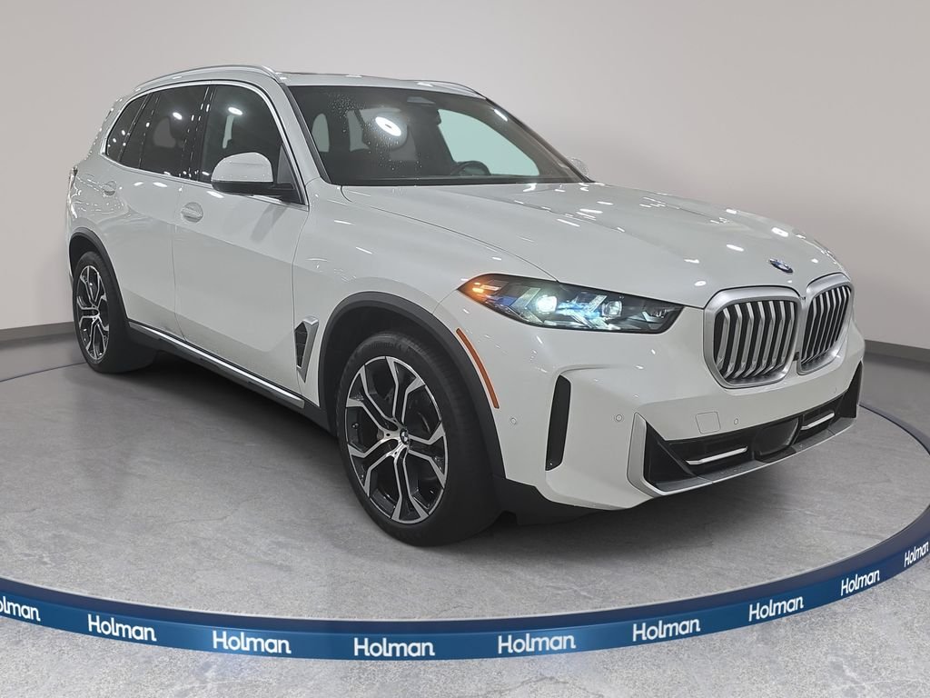 Certified Used 2024 Mineral White Metallic BMW xDrive40i image 3